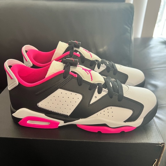 Girls Air Jordan 6 retro low,size 6 youth - Picture 2 of 6